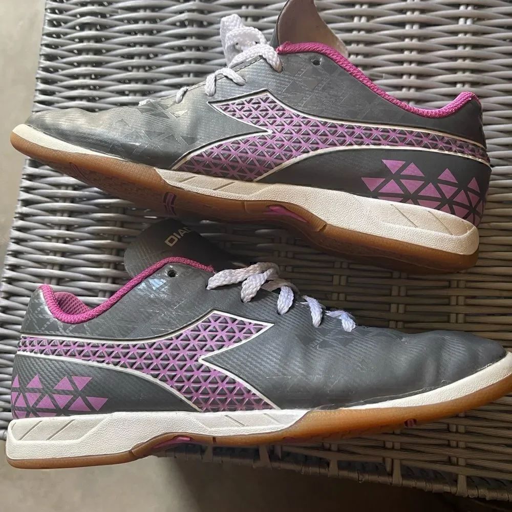 Size 6 Pink and Grey Diadora Indoor Burst Running Shoe